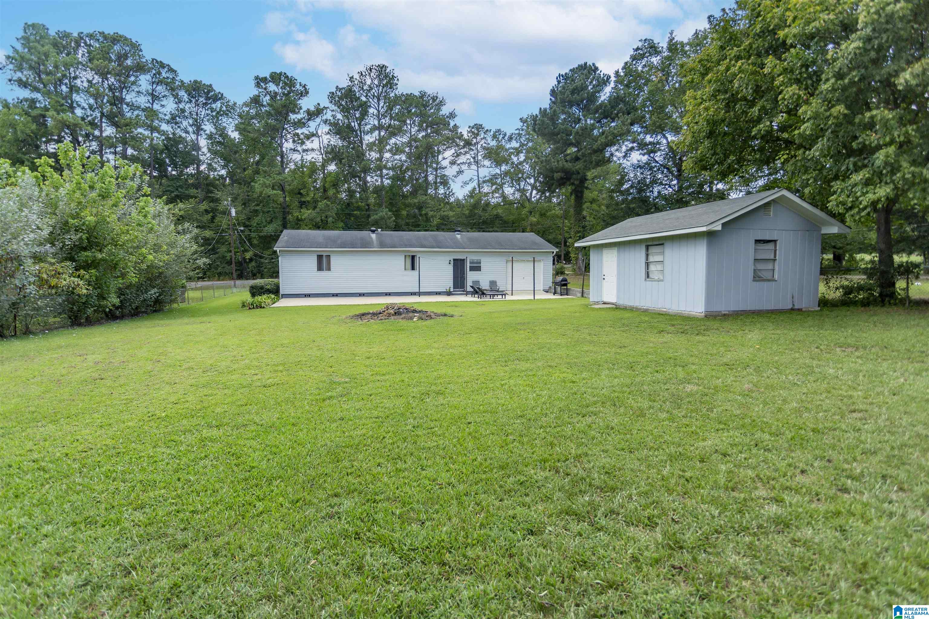 627 Pinewood Avenue Bessemer, AL 35023 - Photo 11 of 48