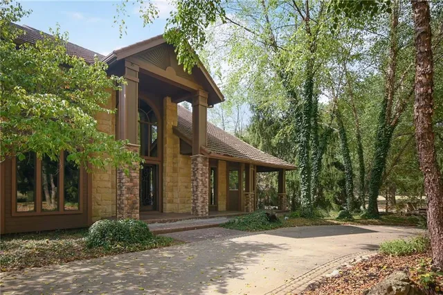 $2,650,000 | 25911 East 99th Street, Lee's Summit, MO 64086