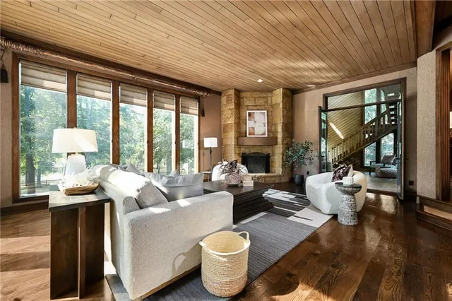 $2,650,000 | 25911 East 99th Street, Lee's Summit, MO 64086