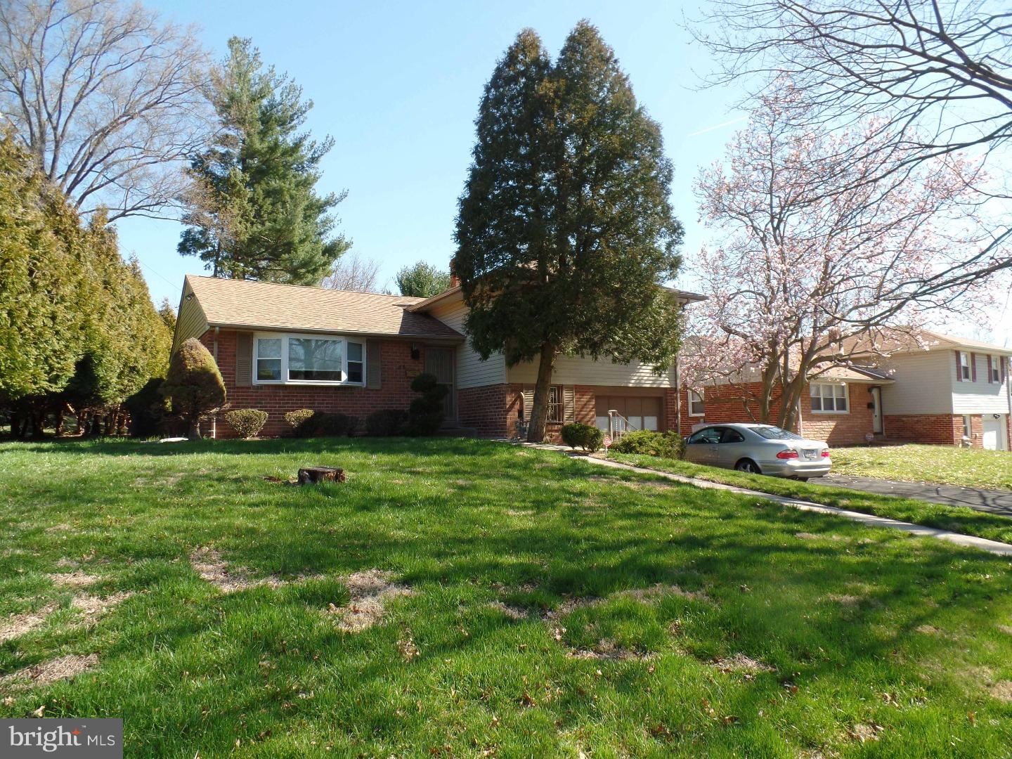 55 Boncouer Road Cheltenham, PA 19012 - Photo 2 of 25 Gallery Image 2