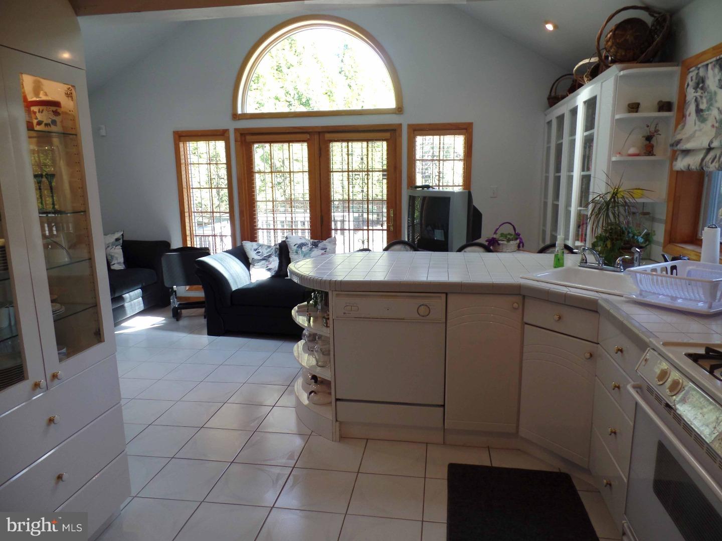 55 Boncouer Road Cheltenham, PA 19012 - Photo 10 of 25 Gallery Image 10
