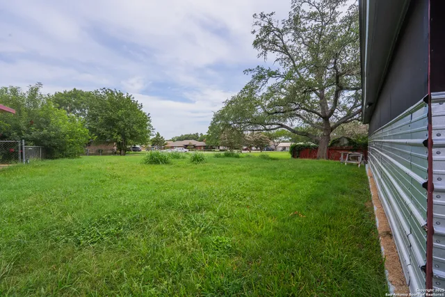 $2,350 | 1002 River Oak Drive, Unit MAIN, Seguin, TX 78155