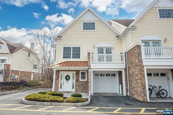 $769,000 | 21 Riverbend Court, New Providence, NJ 07974