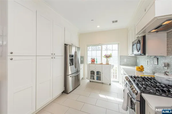 $769,000 | 21 Riverbend Court, New Providence, NJ 07974