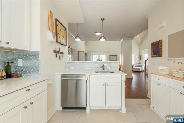 $769,000 | 21 Riverbend Court, New Providence, NJ 07974