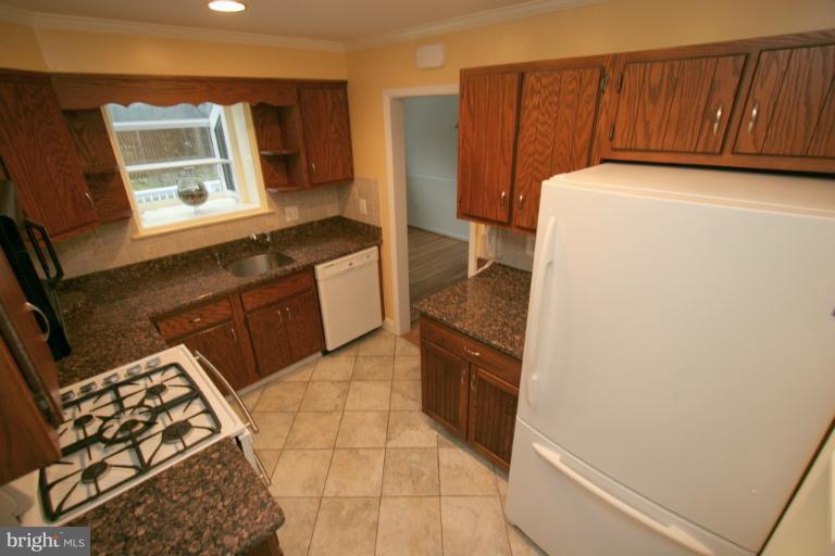 12810 Goodhill Road Silver Spring, MD 20906 - Photo 16 of 29 Interior (General)