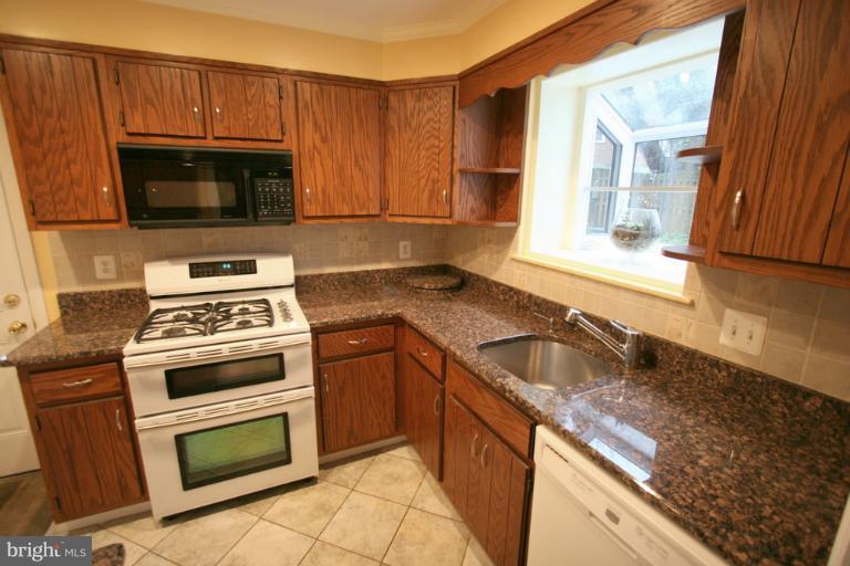 12810 Goodhill Road Silver Spring, MD 20906 - Photo 22 of 29 Interior (General)