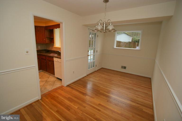 12810 Goodhill Road Silver Spring, MD 20906 - Photo 7 of 29 Interior (General)
