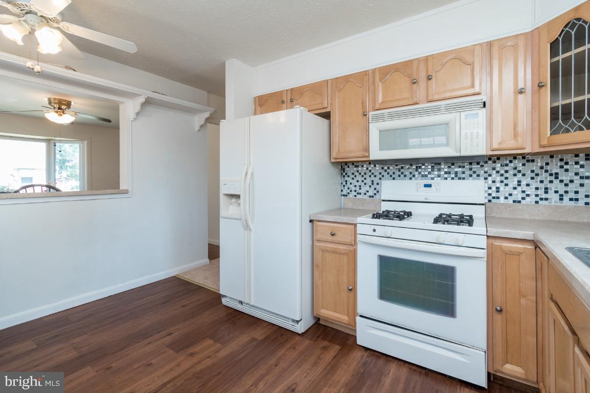 135 Cedar Hill Road Baltimore, MD 21225 - Photo 22 of 48 Kitchen ceiling fan and light