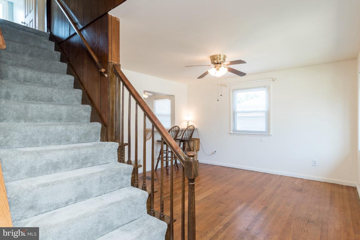 135 Cedar Hill Road Baltimore, MD 21225 - Photo 4 of 48 Dining room area leads to kitchen