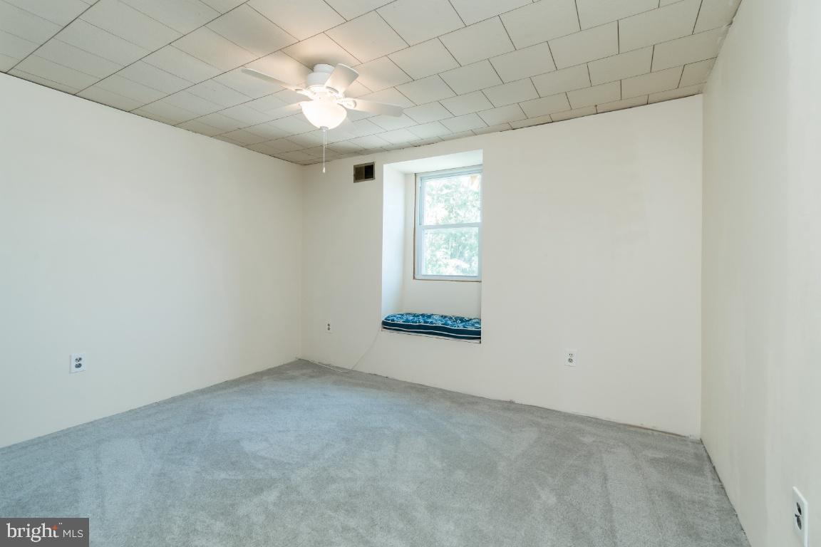 135 Cedar Hill Road Baltimore, MD 21225 - Photo 33 of 48 Bedroom 3 with fresh paint and new carpet