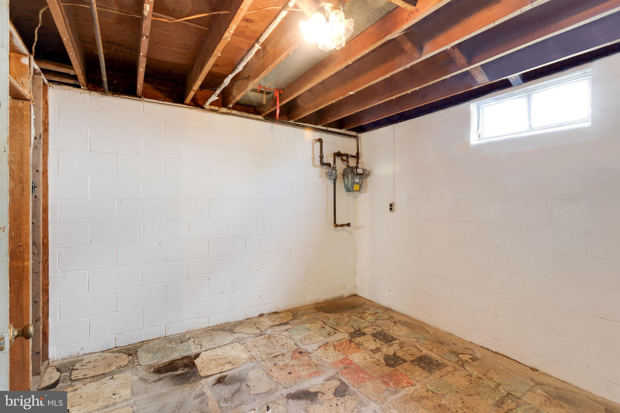 135 Cedar Hill Road Baltimore, MD 21225 - Photo 39 of 48 Storage Area