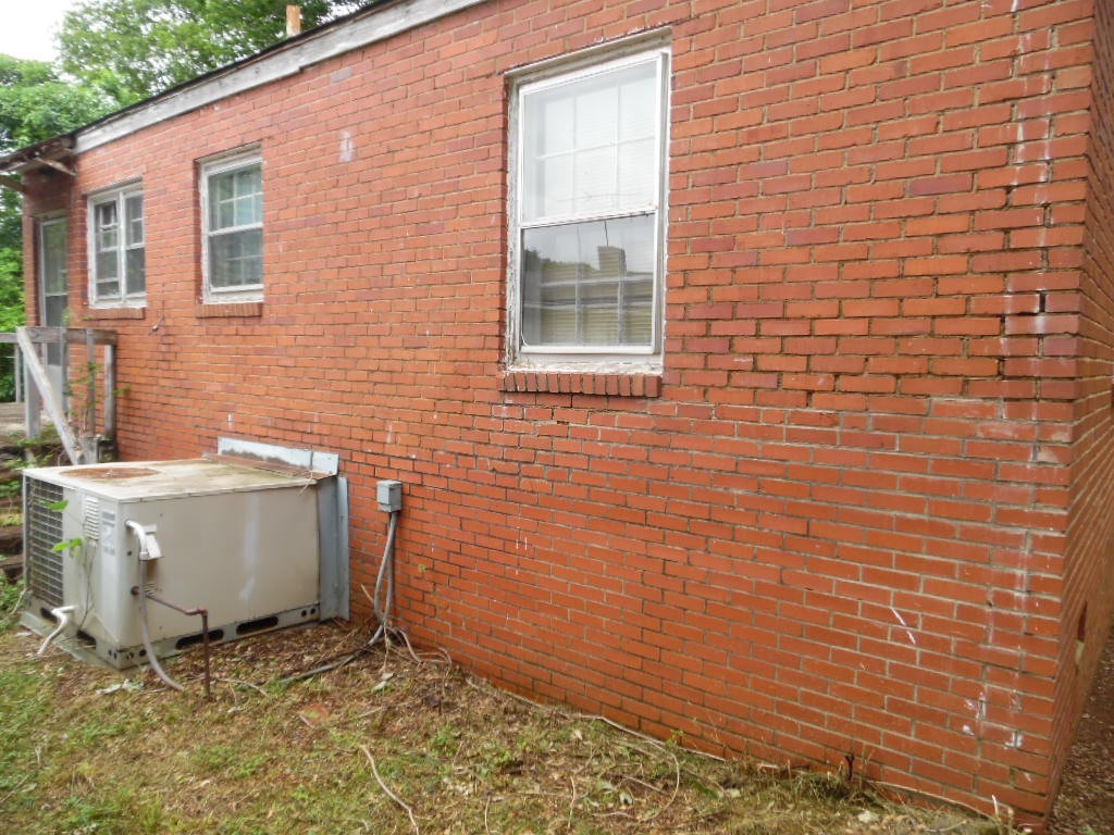 204 Rutledge Court Seneca, SC 29678 - Photo 3 of 12 Gallery Image 3