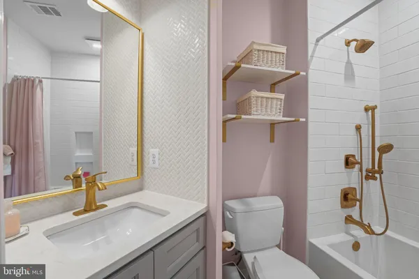 $2,399,999 | 11431 Woolington Road, Great Falls, VA 22066