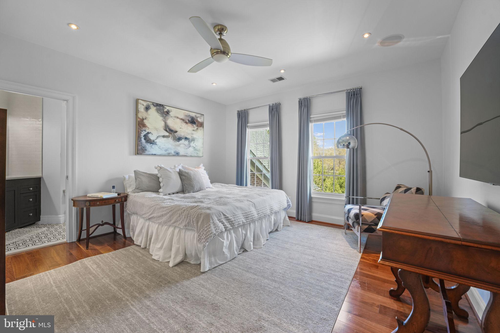 11431 Woolington Road Great Falls, VA 22066 - Photo 33 of 49 Bedroom 4