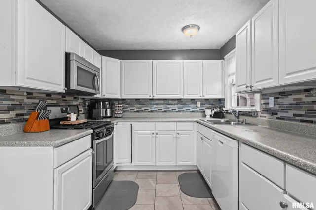 $129,900 | 900 East Griffiths Avenue, Springfield, IL 62702