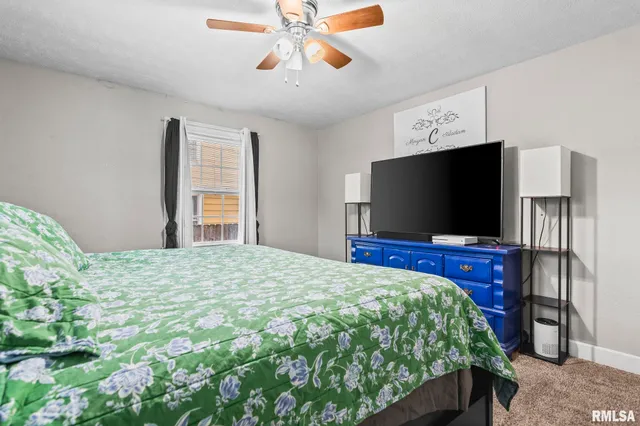 $129,900 | 900 East Griffiths Avenue, Springfield, IL 62702