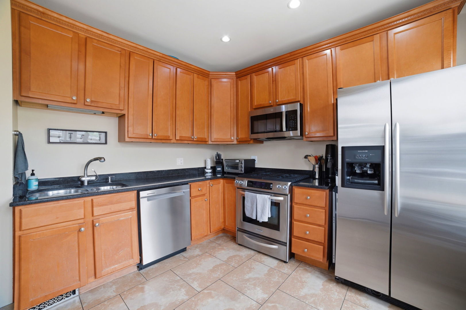 3808 North Ridgeway Avenue Chicago, IL 60618 - Photo 13 of 31