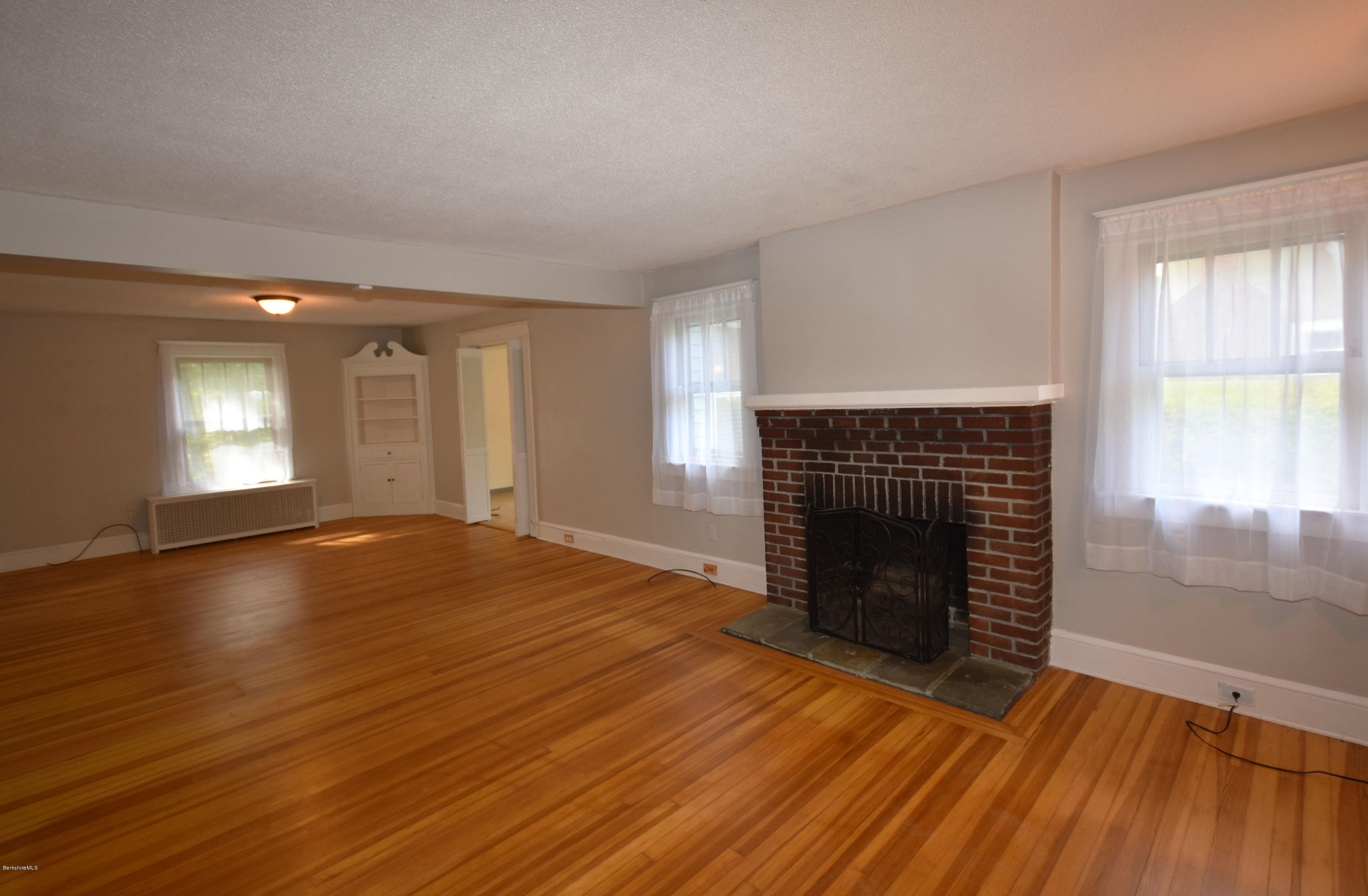33 Harding Street Pittsfield, MA 01201 - Photo 8 of 31 Living Room