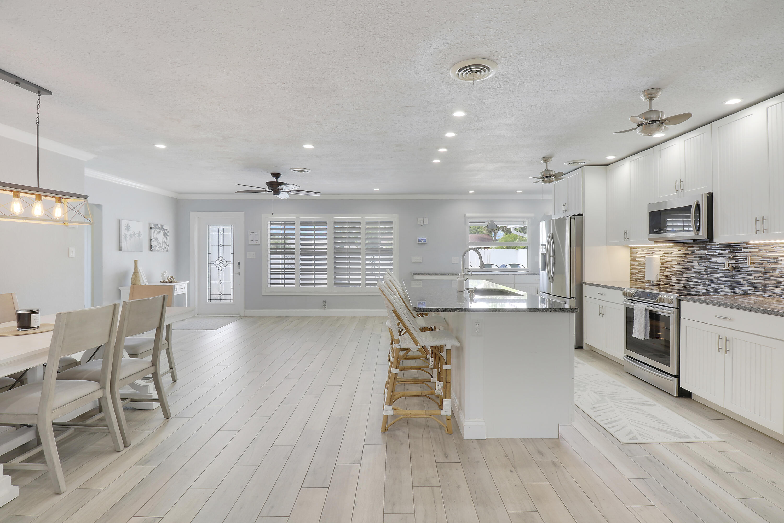 425 Marlin Road North Palm Beach, FL 33408 - Photo 18 of 60 Kitchen/Dining