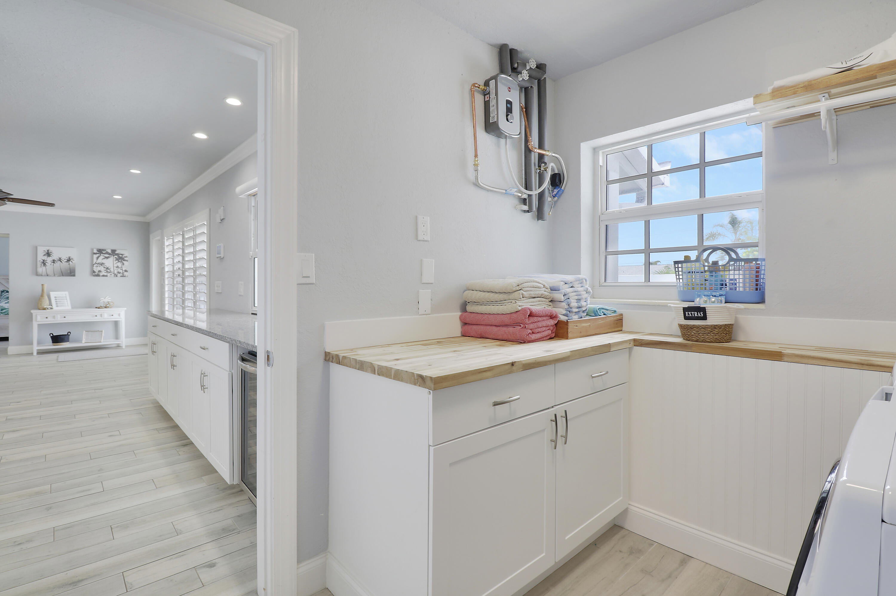 425 Marlin Road North Palm Beach, FL 33408 - Photo 21 of 60 Laundry Room