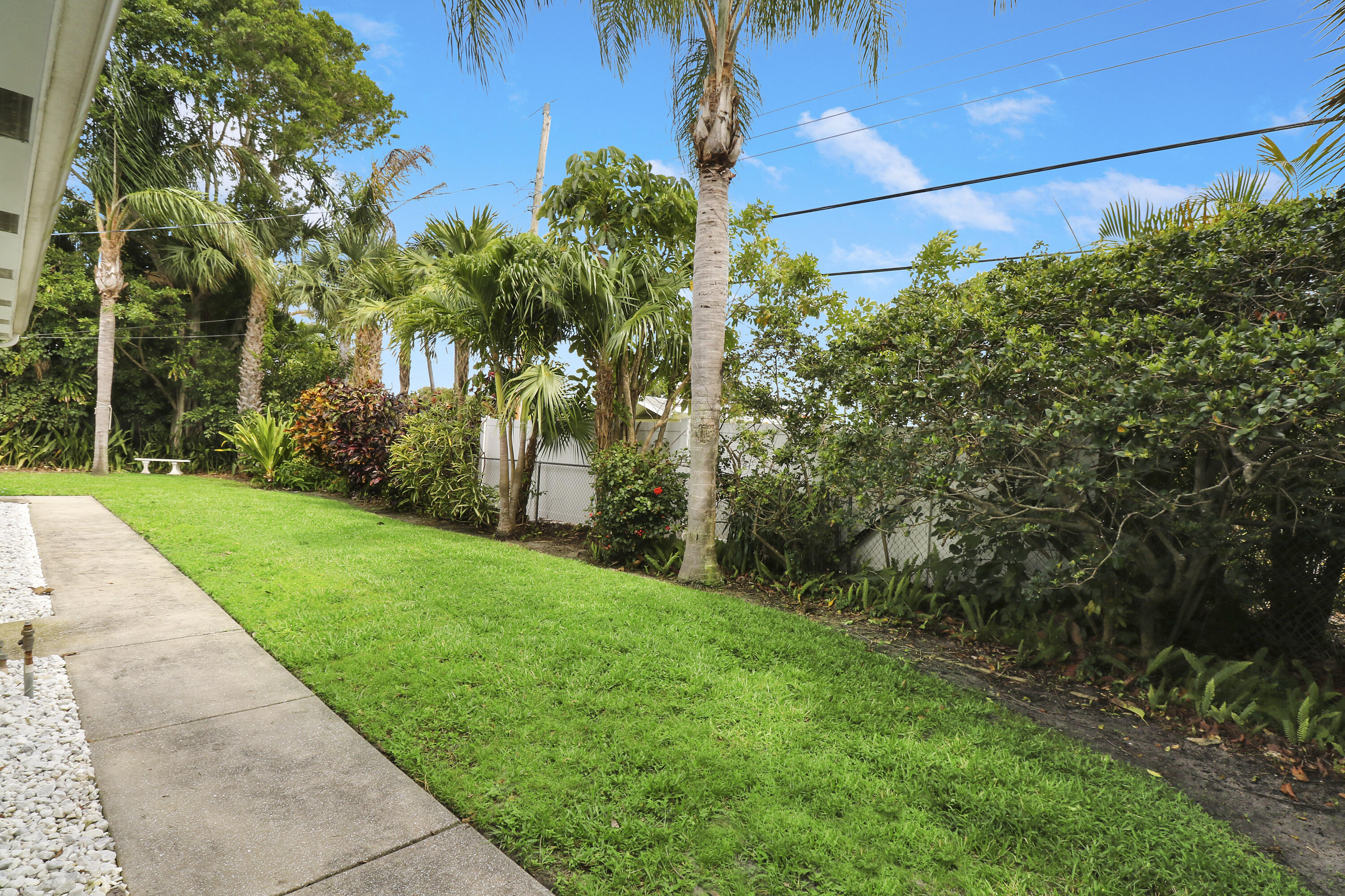 425 Marlin Road North Palm Beach, FL 33408 - Photo 45 of 60 House1-41