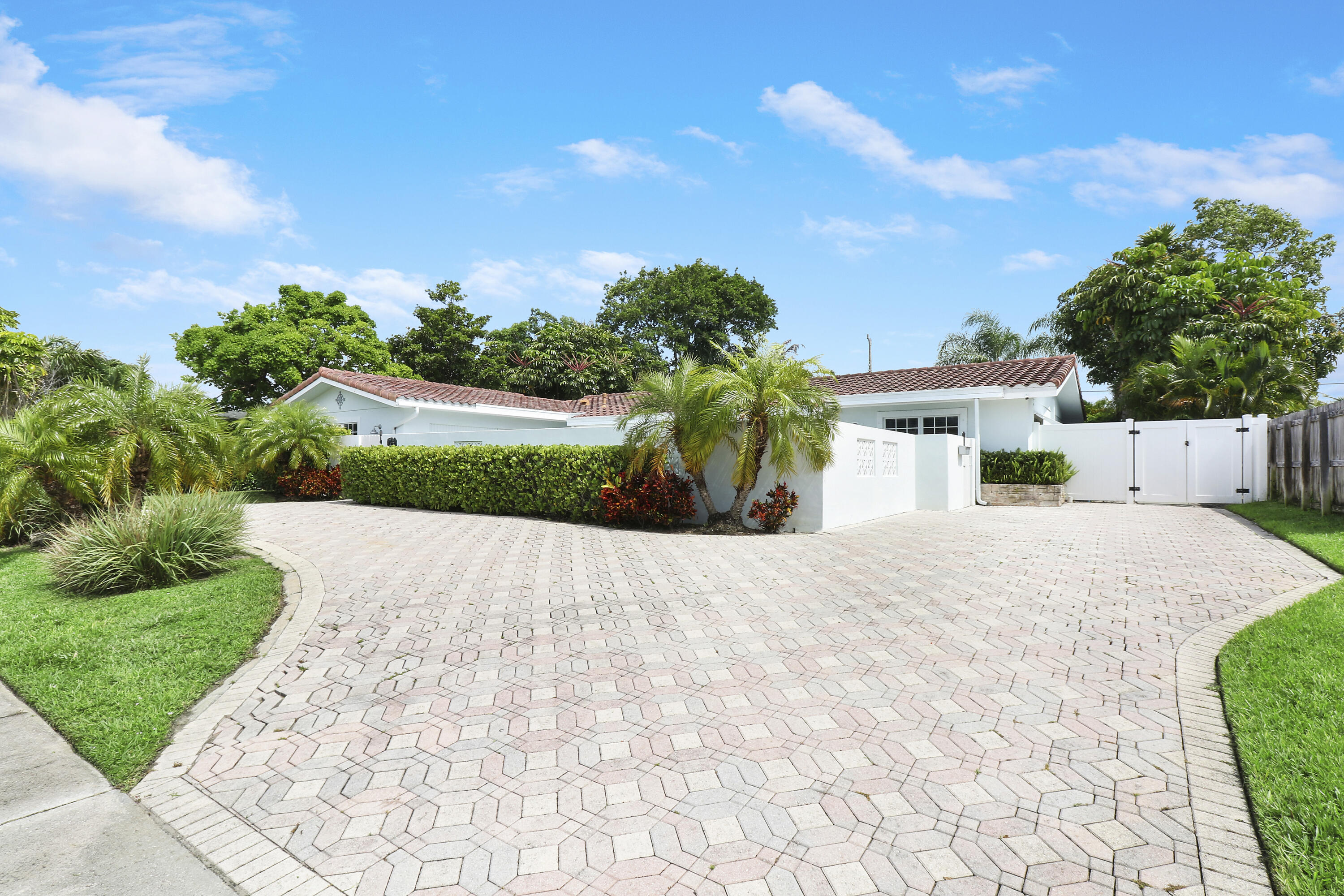 425 Marlin Road North Palm Beach, FL 33408 - Photo 48 of 60 House1-50