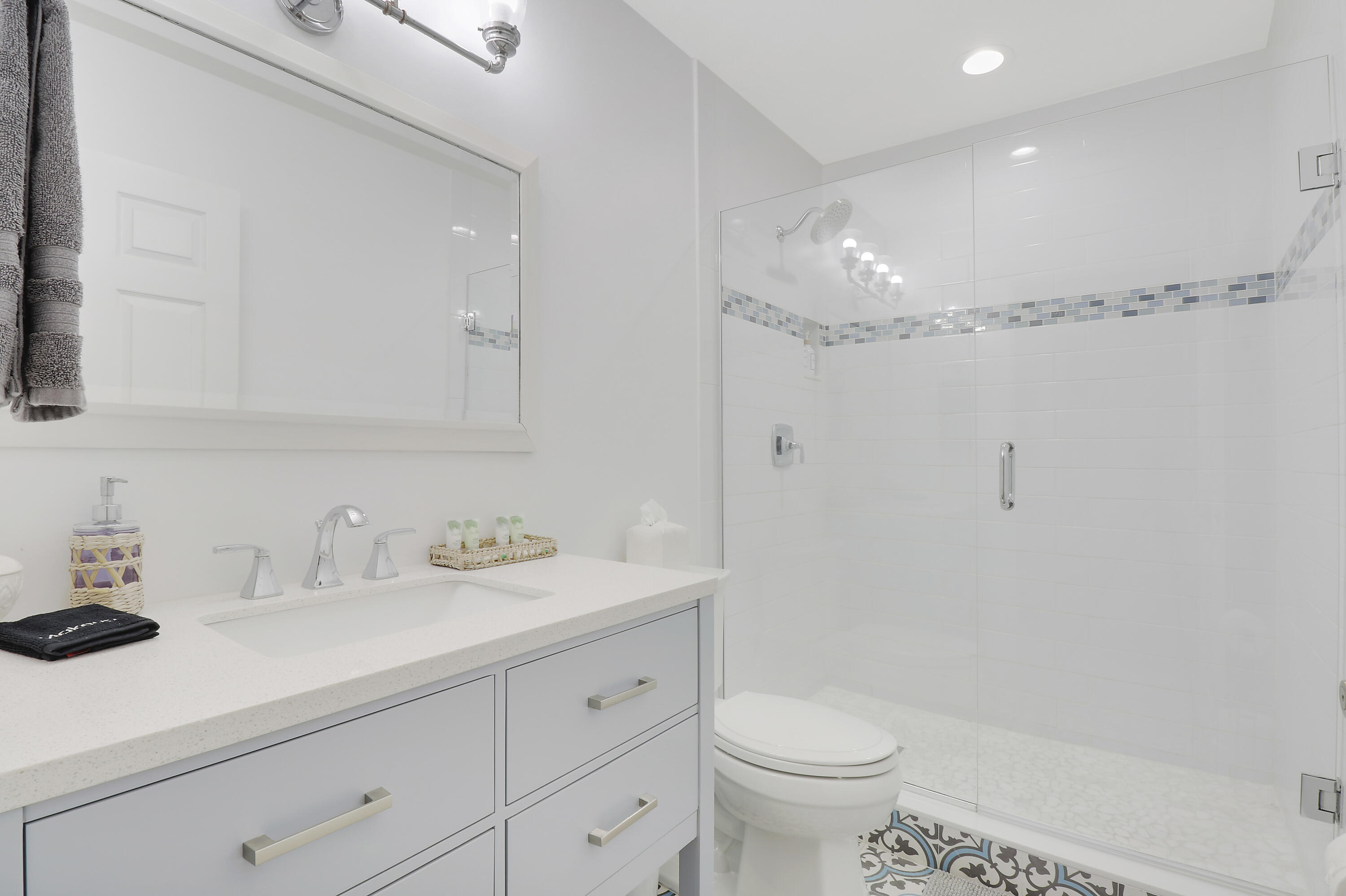 425 Marlin Road North Palm Beach, FL 33408 - Photo 6 of 60 Bathroom