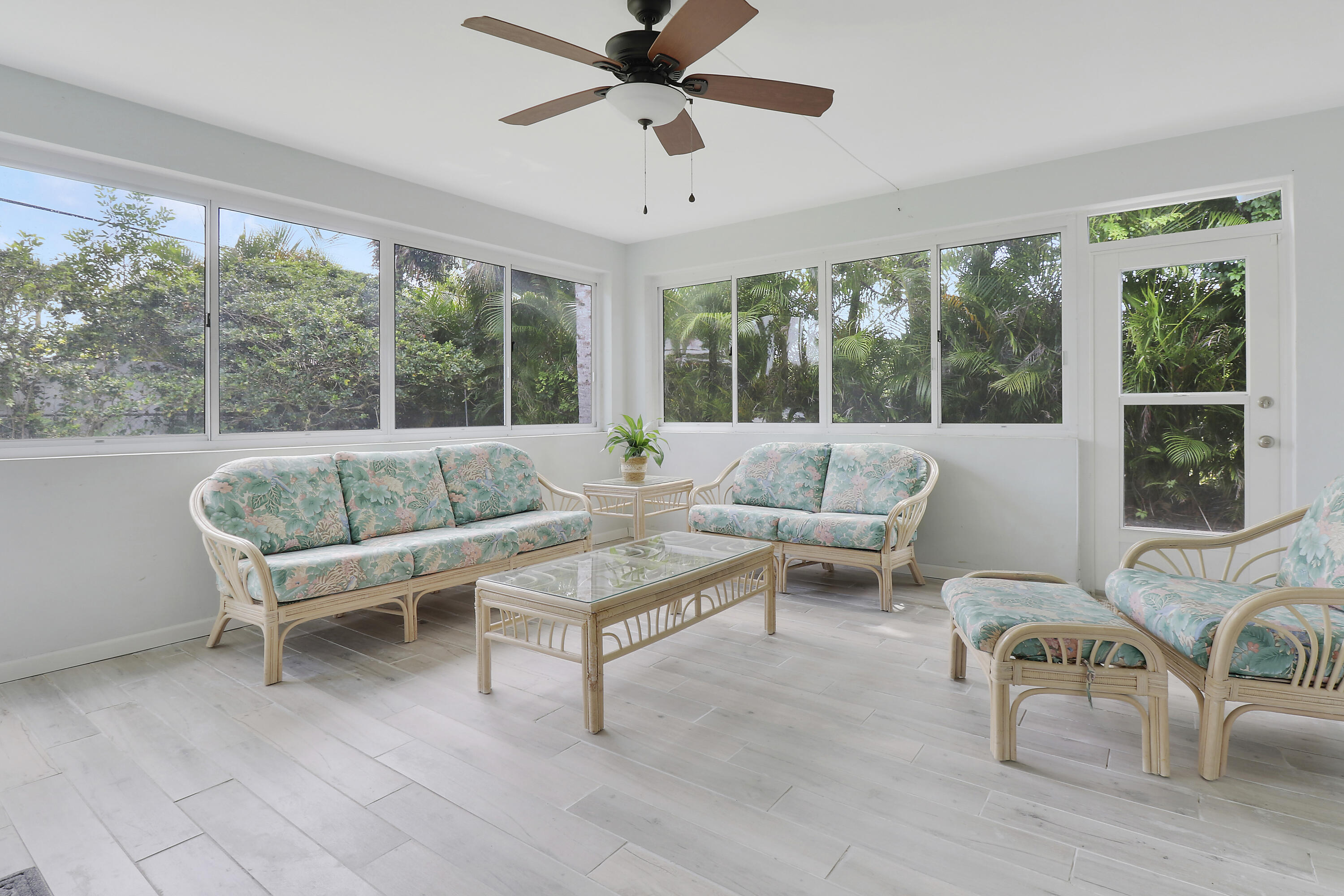 425 Marlin Road North Palm Beach, FL 33408 - Photo 7 of 60 Florida Room
