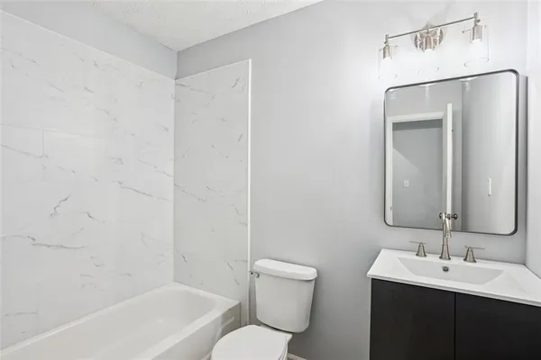 $185,000 | 6430 Oakleaf Way, Morrow, GA 30260