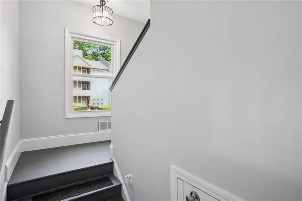 $185,000 | 6430 Oakleaf Way, Morrow, GA 30260