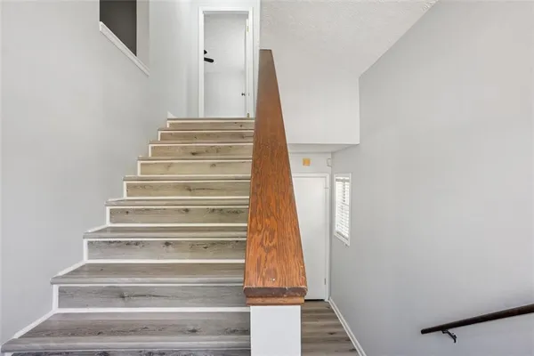 $185,000 | 6430 Oakleaf Way, Morrow, GA 30260