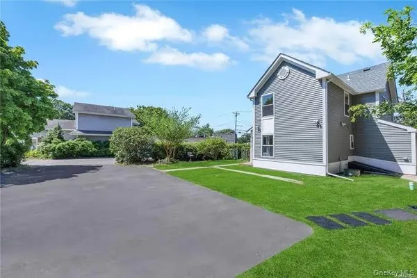 $2,995 | 177 Waverly Avenue, Unit SECOND, Patchogue, NY 11772