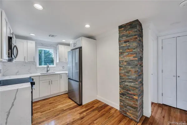 $2,995 | 177 Waverly Avenue, Unit SECOND, Patchogue, NY 11772