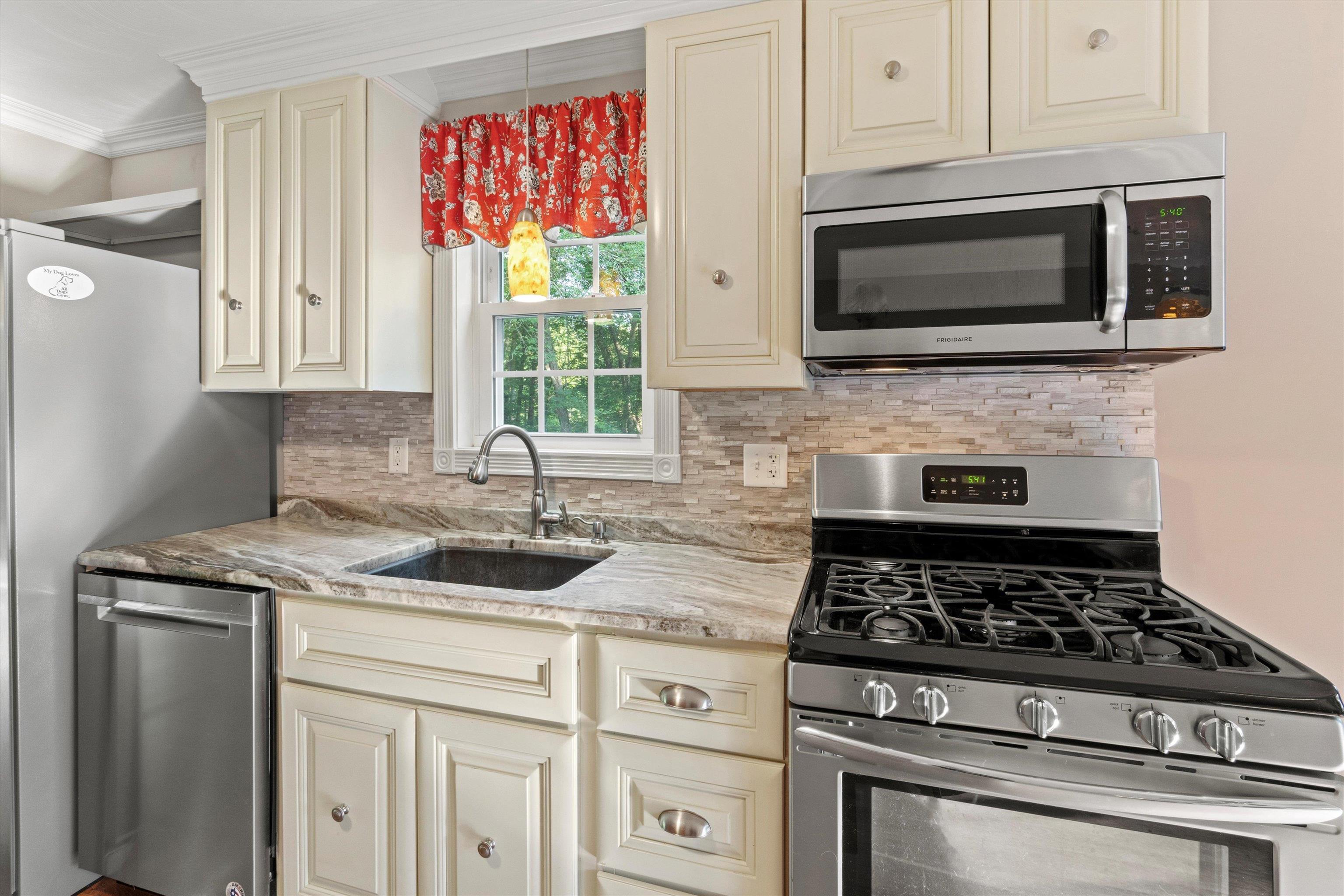 68 North Lowell Road Windham, NH 03087 - Photo 28 of 53