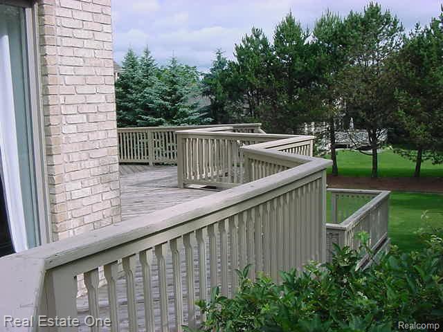 1487 Highpoint Drive Rochester, MI 48306 - Photo 10 of 24 Large Deck