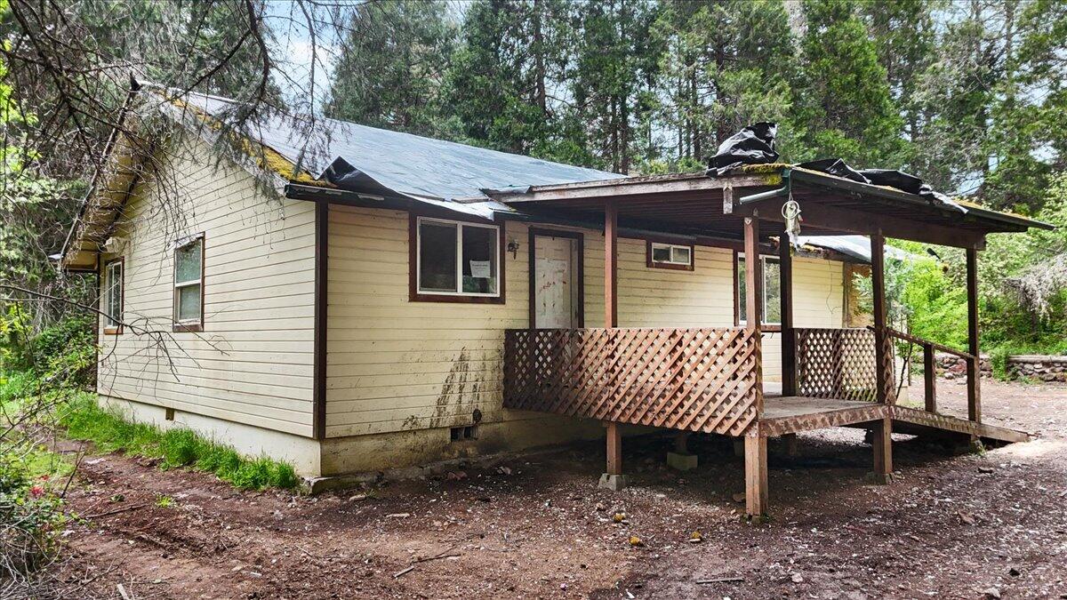 9020 Elk Creek Road Trail, OR 97541 - Photo 1 of 32 1