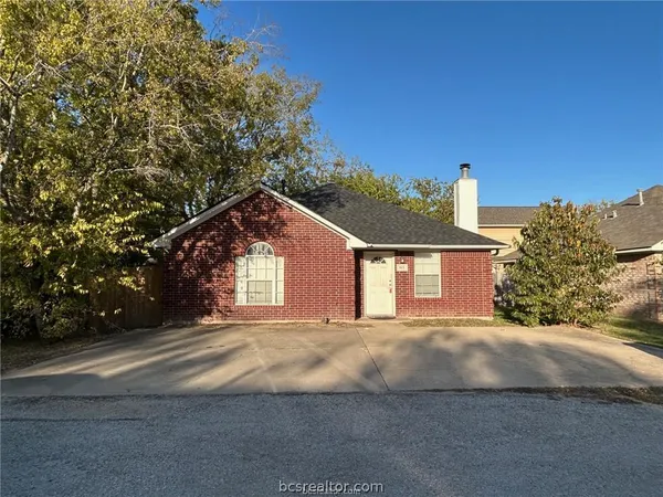 $1,545 | 815 Ave A, College Station, TX 77840