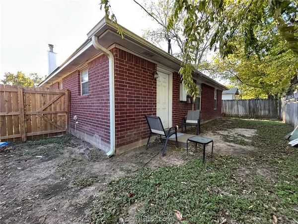 $1,545 | 815 Ave A, College Station, TX 77840