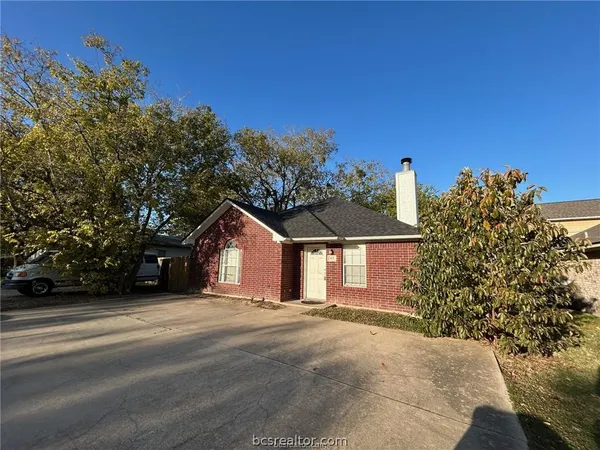 $1,545 | 815 Ave A, College Station, TX 77840
