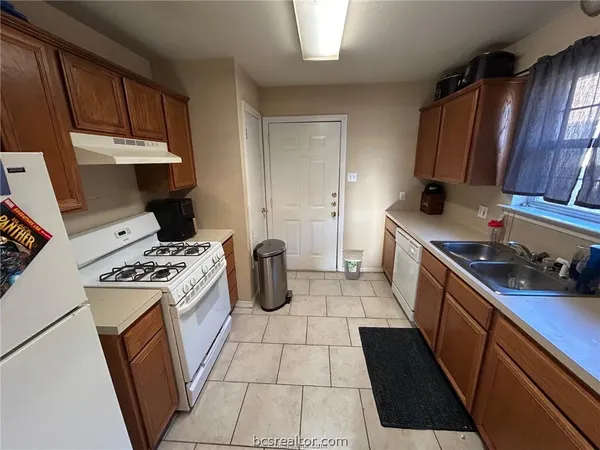 $1,545 | 815 Ave A, College Station, TX 77840