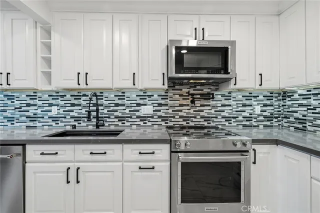 $670,000 | 25136 Marci Way, Valencia, CA 91355