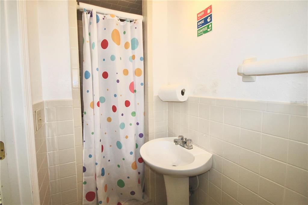 608 Dundee Road, Unit 1 & 2 Dundee, FL 33838 - Photo 11 of 16