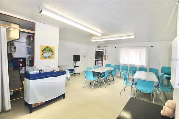 $3,000 | 608 Dundee Road, Unit 1 & 2, Dundee, FL 33838