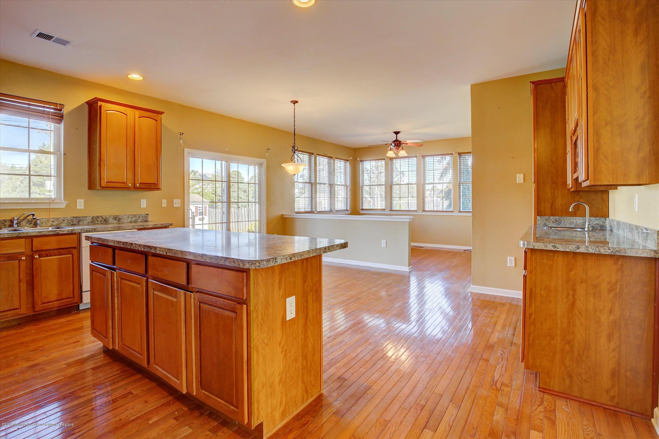 64 Rutgers Way Freehold, NJ 07728 - Photo 12 of 30 13-Kitchen