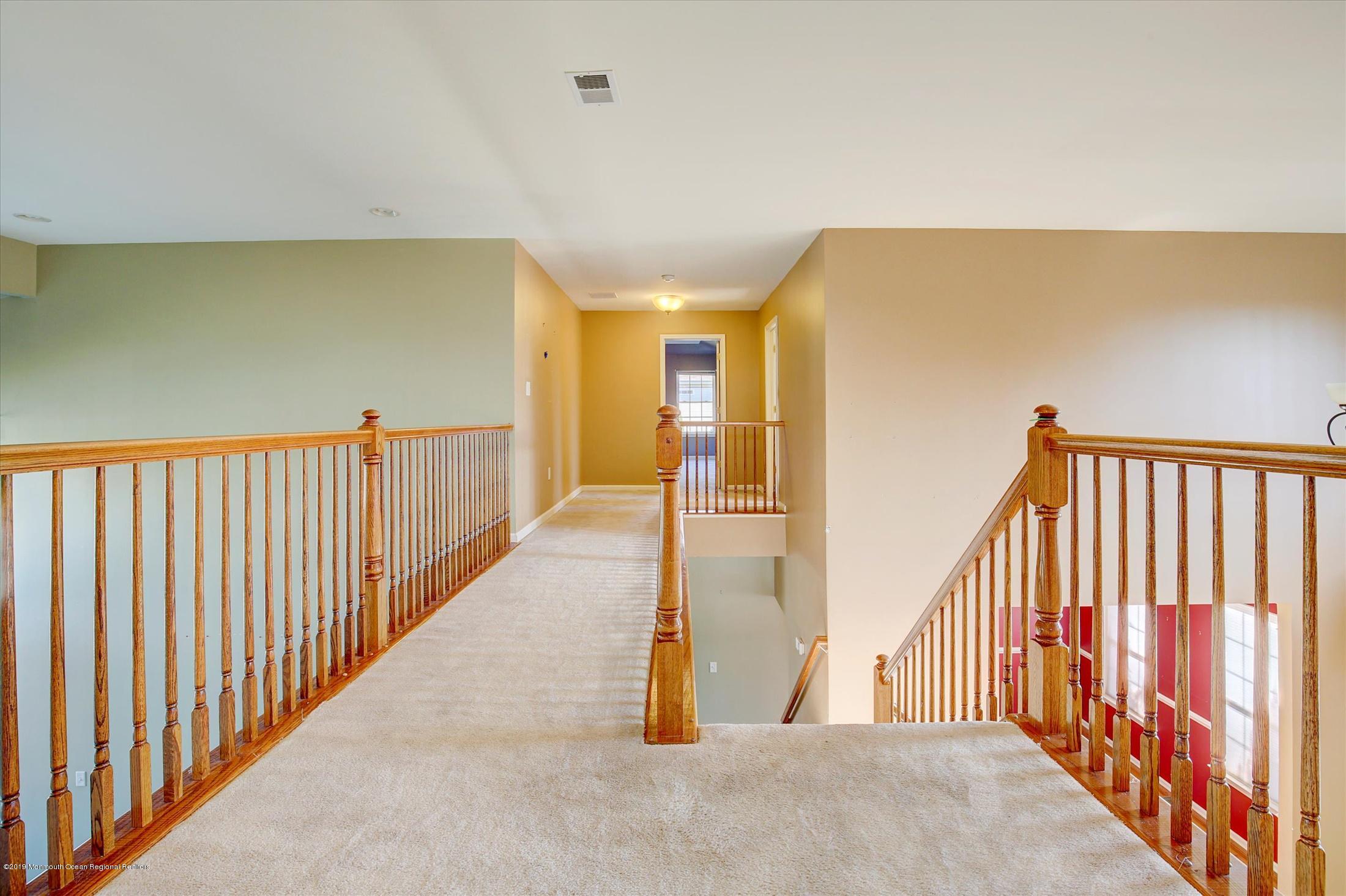 64 Rutgers Way Freehold, NJ 07728 - Photo 18 of 30 20-Upper Hallway