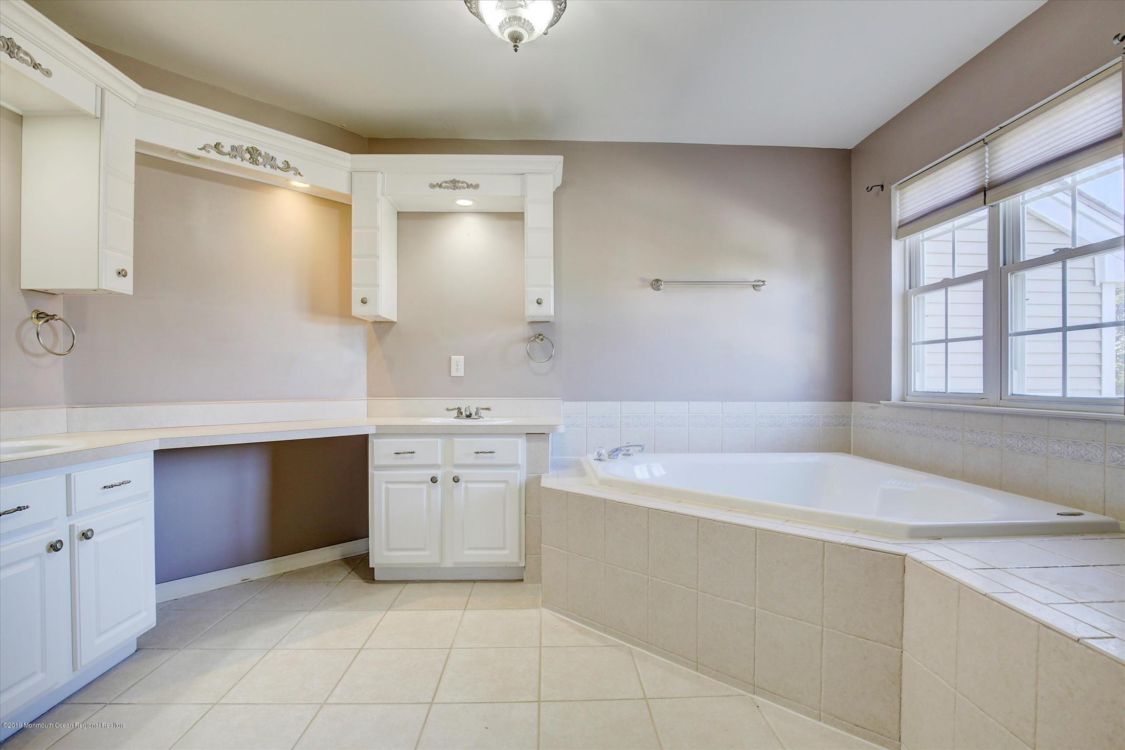 64 Rutgers Way Freehold, NJ 07728 - Photo 21 of 30 23-Master Bathroom