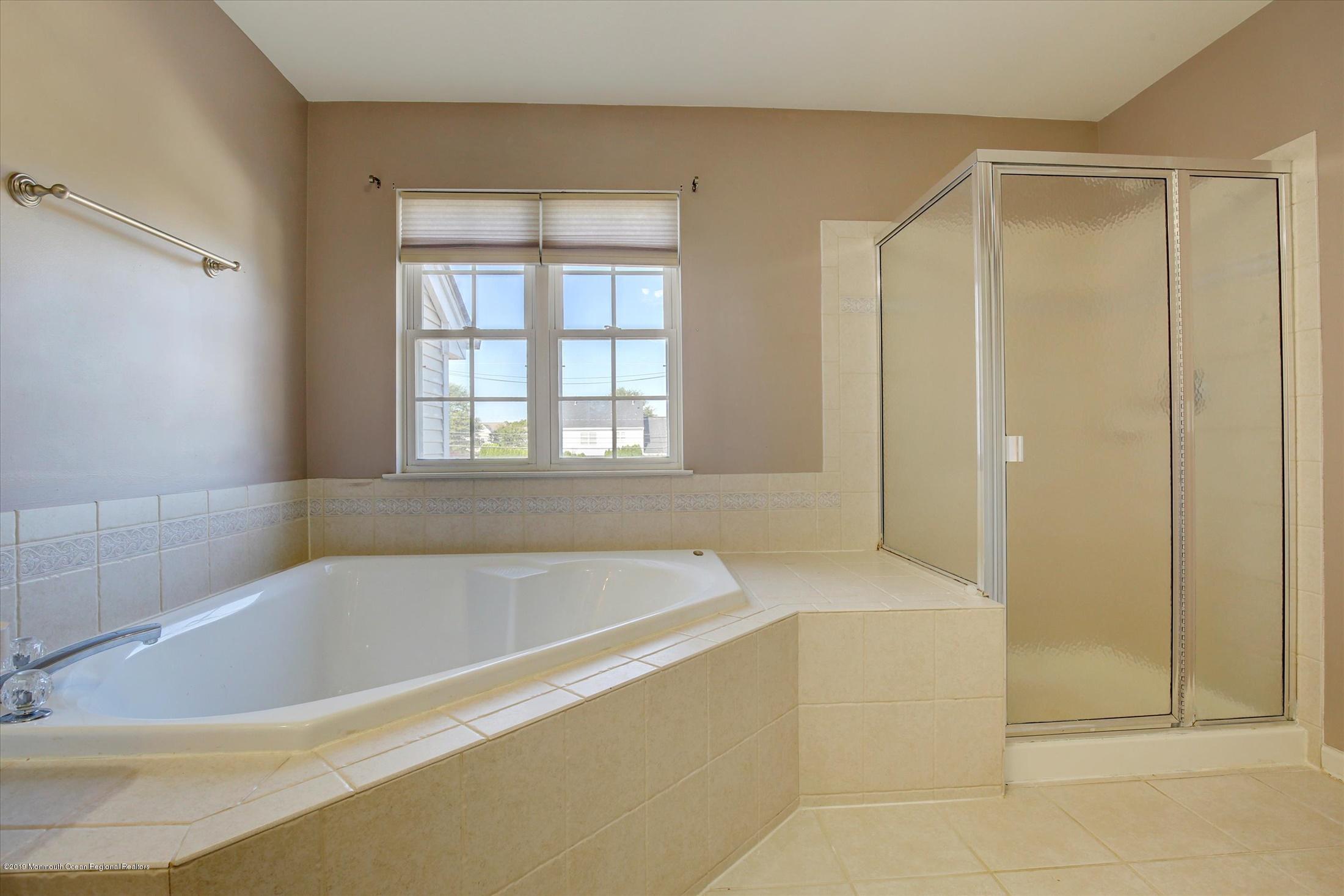 64 Rutgers Way Freehold, NJ 07728 - Photo 22 of 30 24-Master Bathroom
