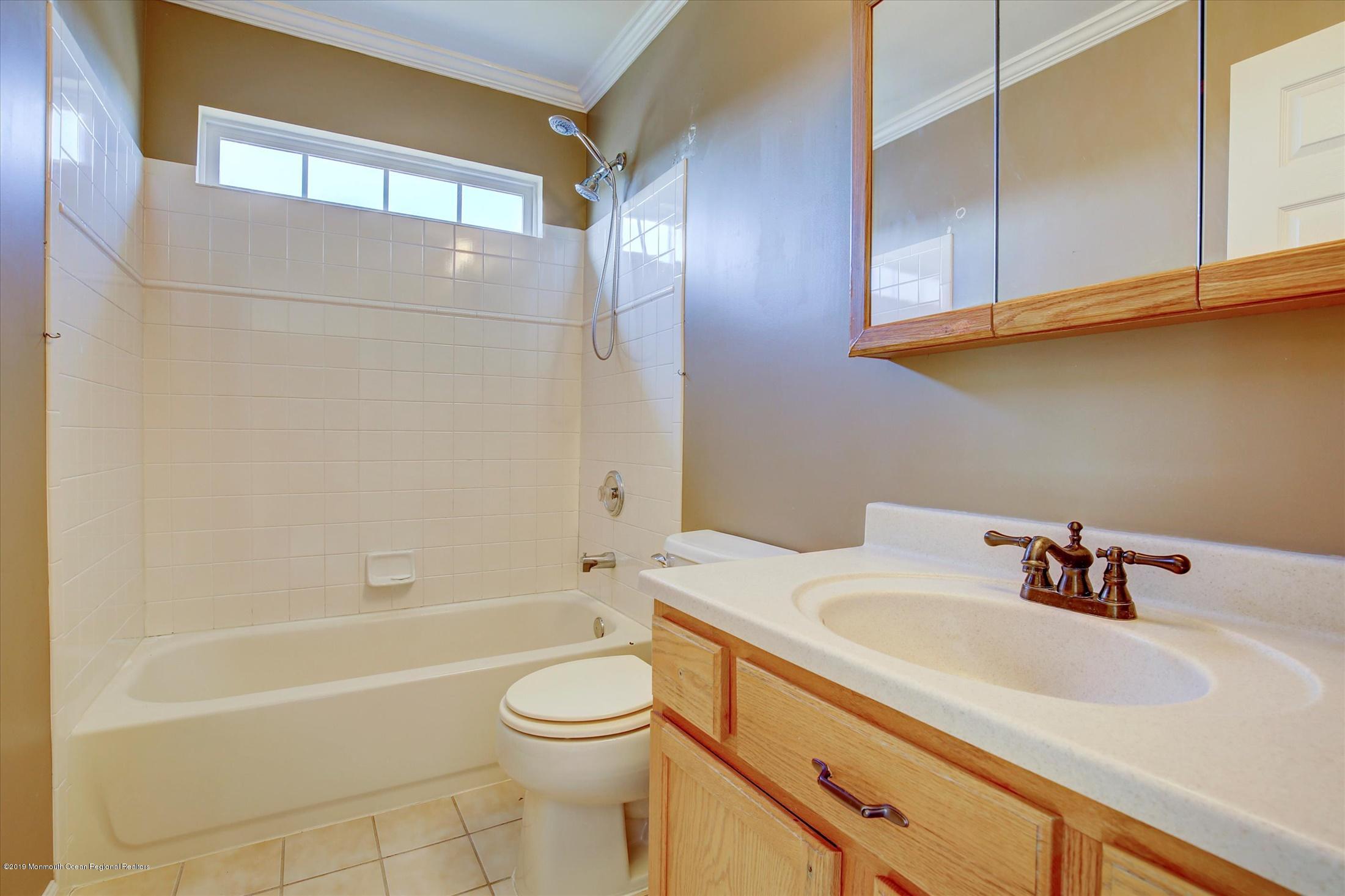 64 Rutgers Way Freehold, NJ 07728 - Photo 25 of 30 27-Bathroom
