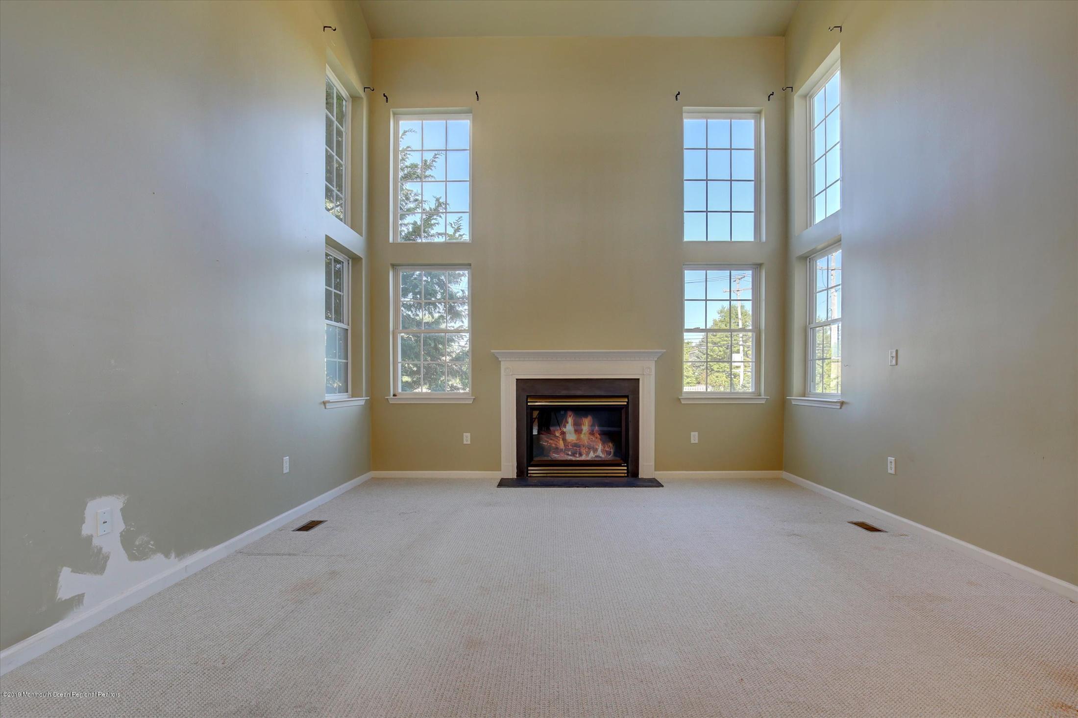 64 Rutgers Way Freehold, NJ 07728 - Photo 9 of 30 10-Great Room